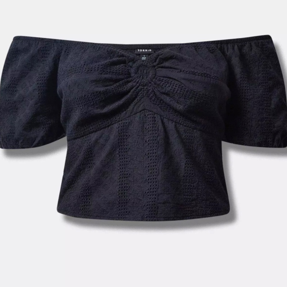 TORRID EYELET KEYHOLE CROP TOP